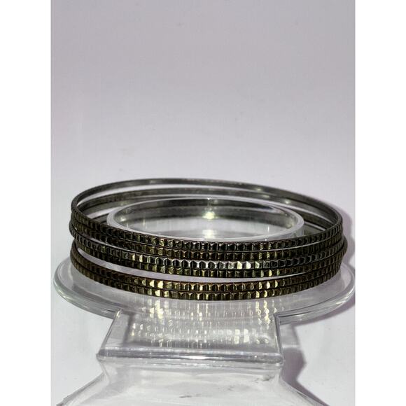 6 Textured 2.75" Bangles Bracelets! - Picture 5 of 6